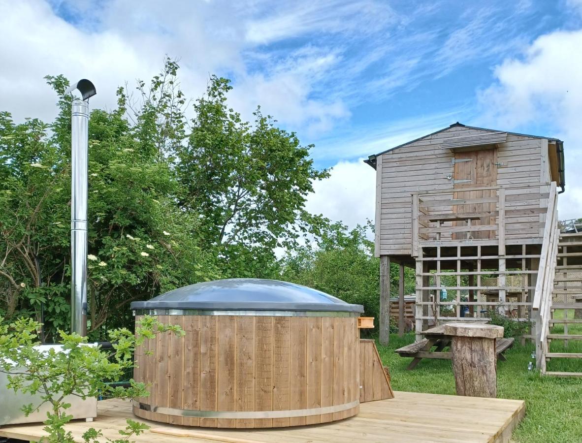 Norwell View Farm Glamping With Hot Tubs Hotel Bath Exterior foto