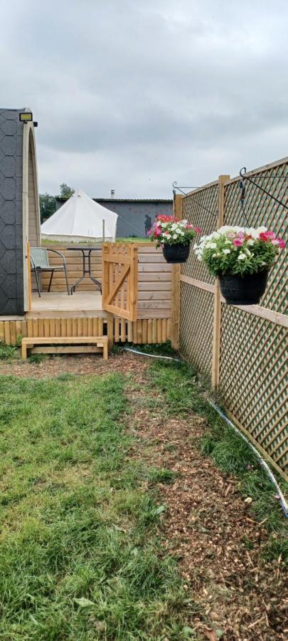 Norwell View Farm Glamping With Hot Tubs Hotel Bath Exterior foto