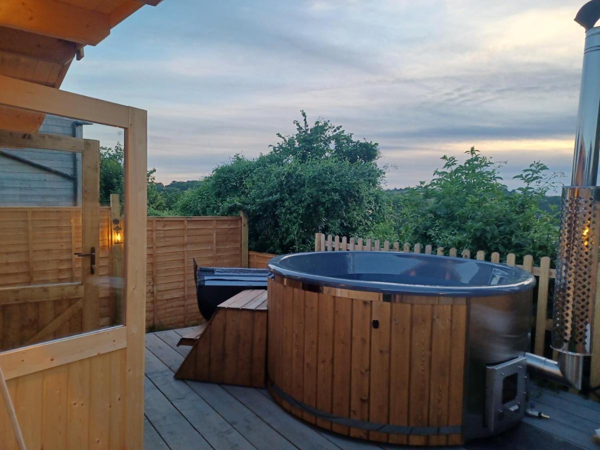 Norwell View Farm Glamping With Hot Tubs Hotel Bath Exterior foto